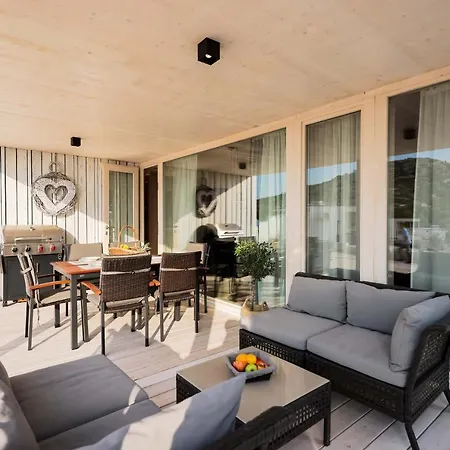 Buqez Eco - Beach 47 - Seaview Drage