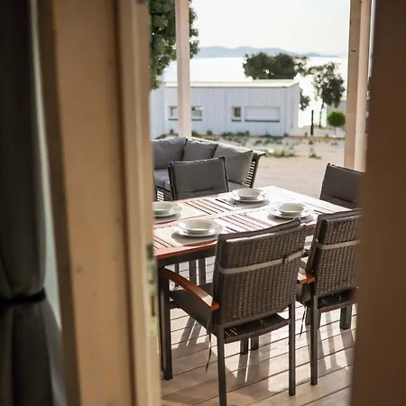 Buqez Eco - Beach 47 - Seaview * Drage